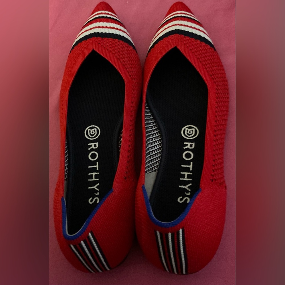 Gorgeous red Rothy's points, size 9. Tried on, never worn. NWOB. PRICE DROP!